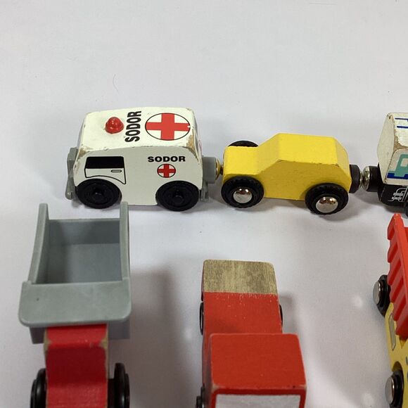 Wooden Vehicle Lot of 16 Truck Ambulance Construction Police - Picture 7 of 12